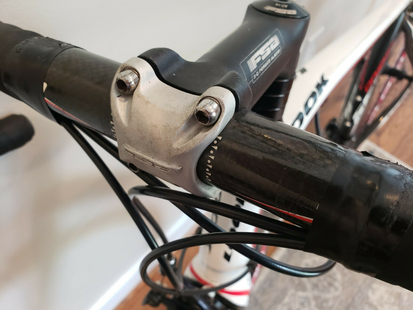 Look 566 Full Carbon Road Bike Medium M 55cm Sram Rival Fulcrum Wheelset White - Fresh Stock Dated February 2026