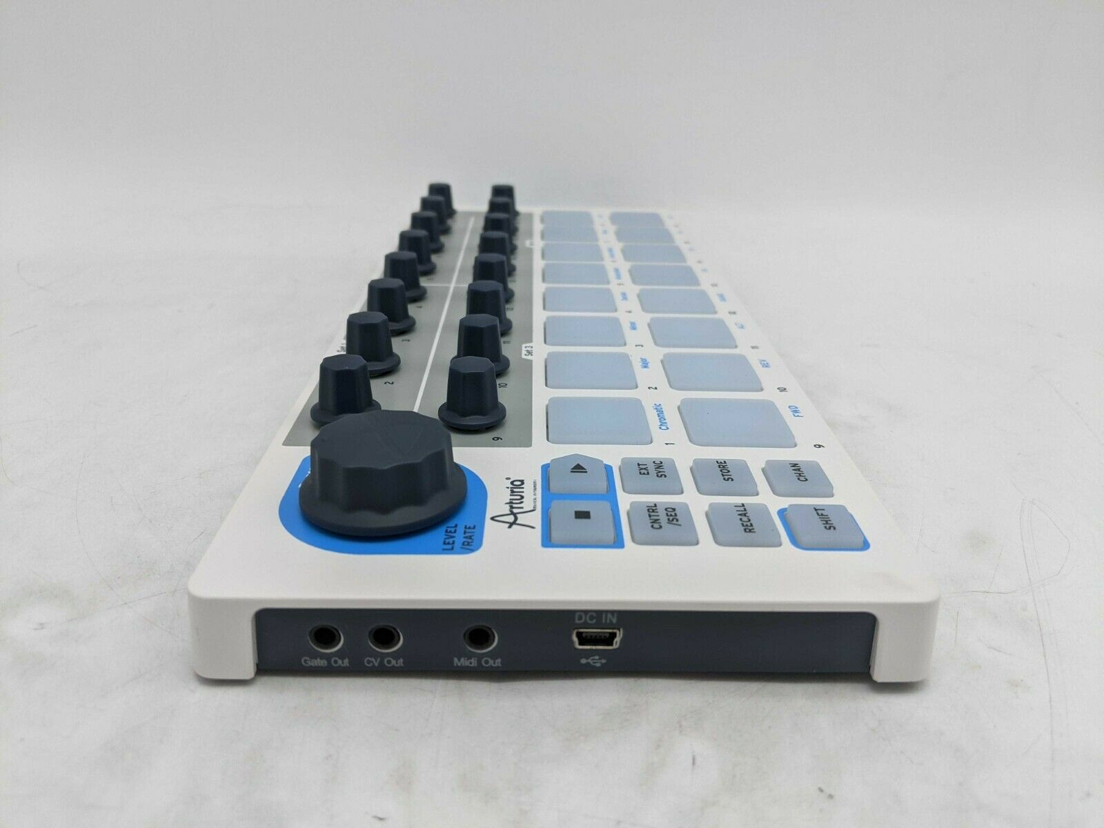 Arturia BeatStep Controller & Sequencer -SB3876 - Fresh Stock Dated February 2026