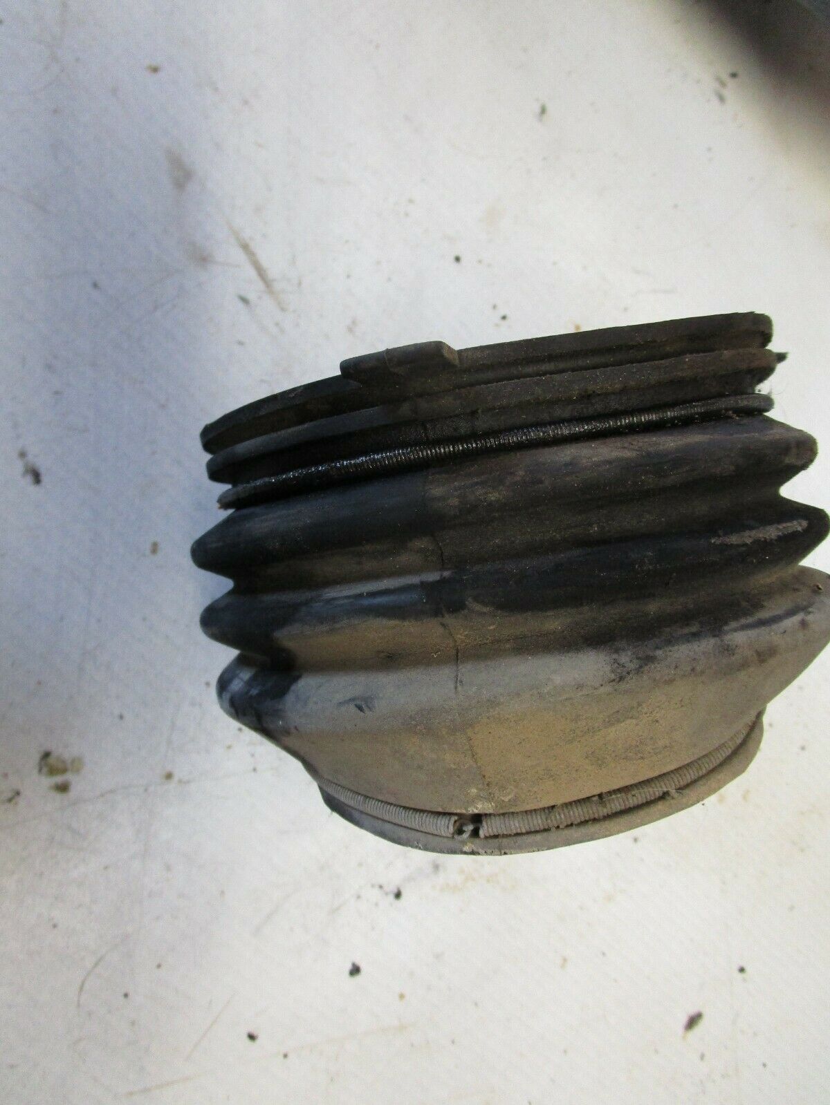 1978 Yamaha XS1100 XS 1100 swingarm driveshaft flex dust boot springs - Fresh Stock Dated February 2026