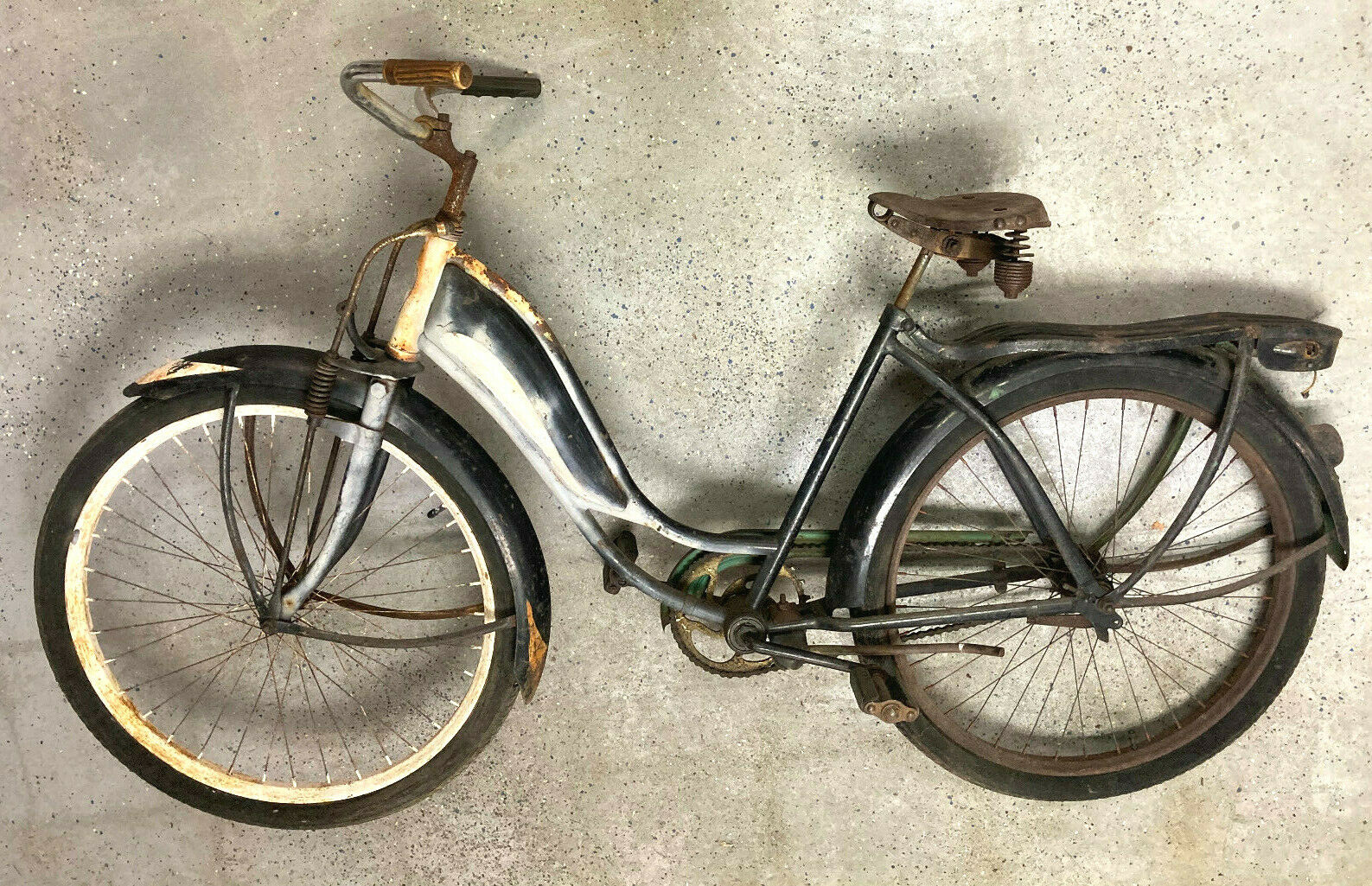 Western Flyer skip-tooth step thru bike with fenders and rack - Fresh Stock Dated February 2026