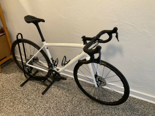 2021 Specialized Aethos Pro size 54 ultegra di2 - Fresh Stock Dated February 2026