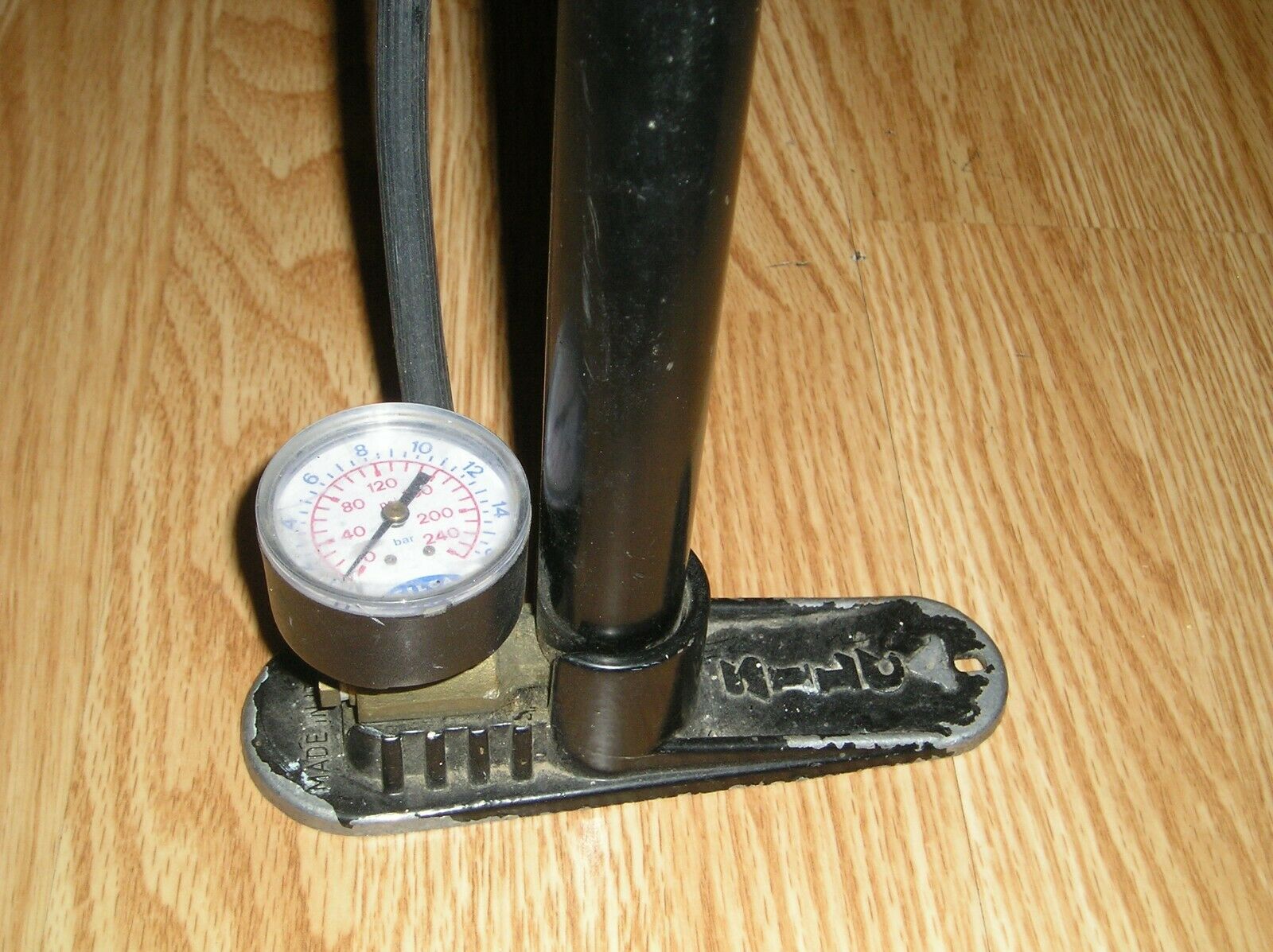 Vintage Black Red Silca Floor Pump Brass Schrader Valve 250 PSI - Fresh Stock Dated December 2025