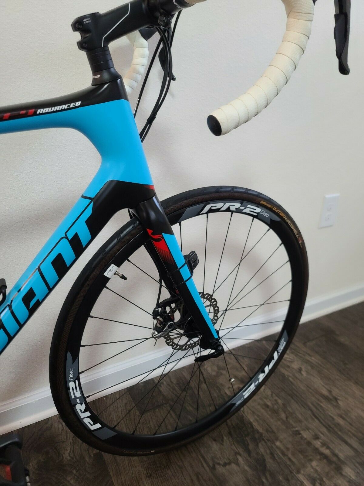 Giant Defy Advanced, Full Ultegra, Full Carbon Frame, Pristine Condition, M/L - Fresh Stock Dated February 2026