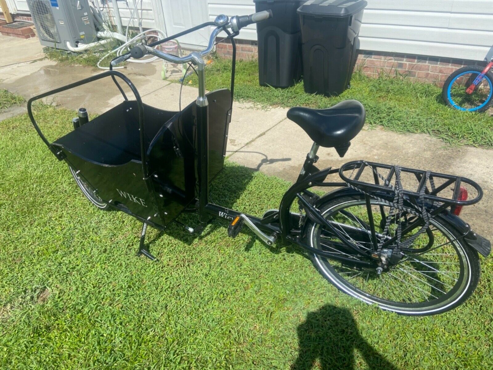 Wike family cargo bike with canopy - Fresh Stock Dated February 2026