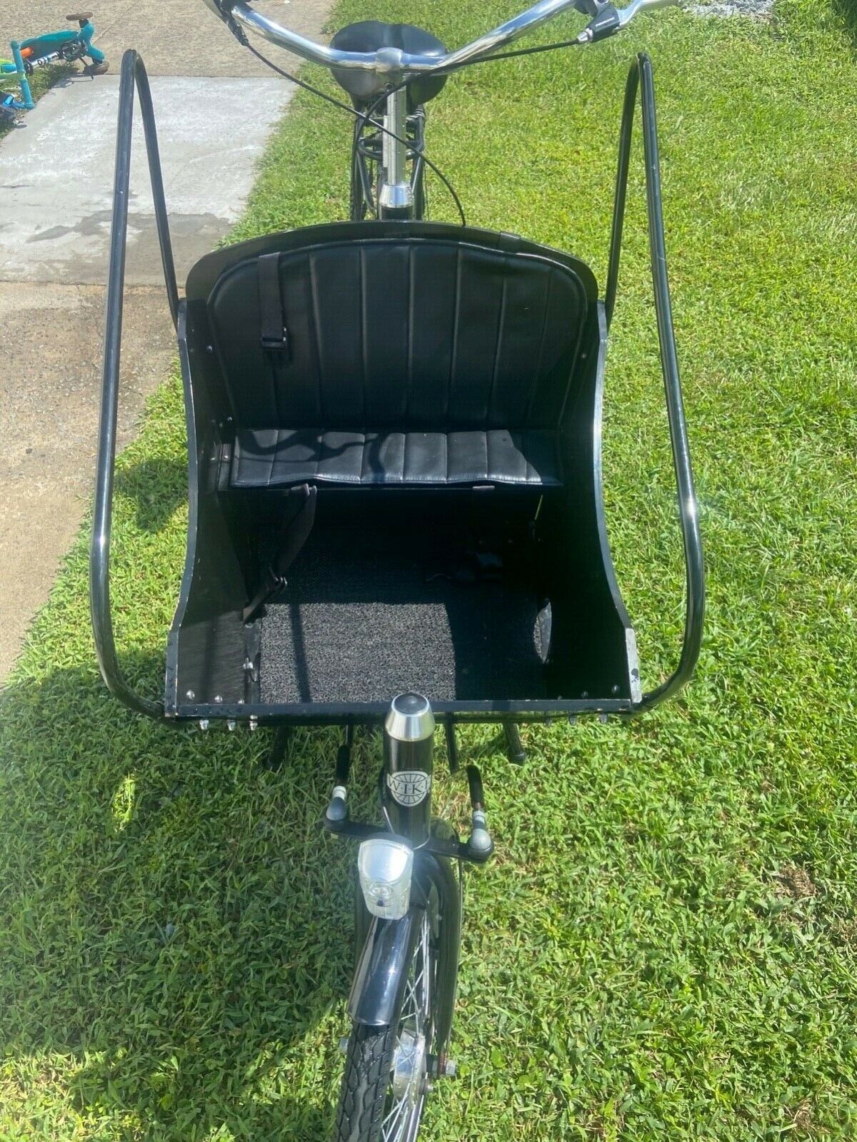 Wike family cargo bike with canopy - Fresh Stock Dated February 2026