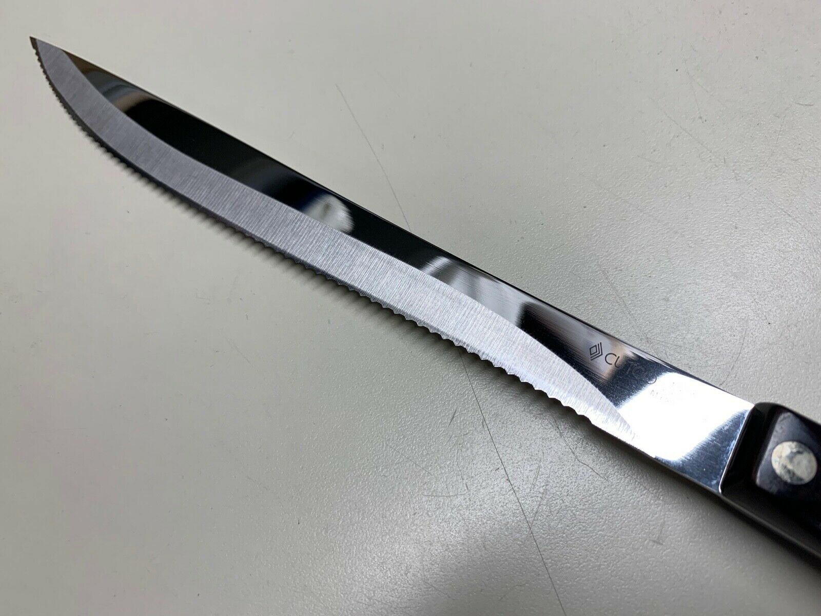 CUTCO CLASSIC HANDLE CARVER KNIFE 1723 USA **VERY NICE CONDITION** - Fresh Stock Dated December 2025