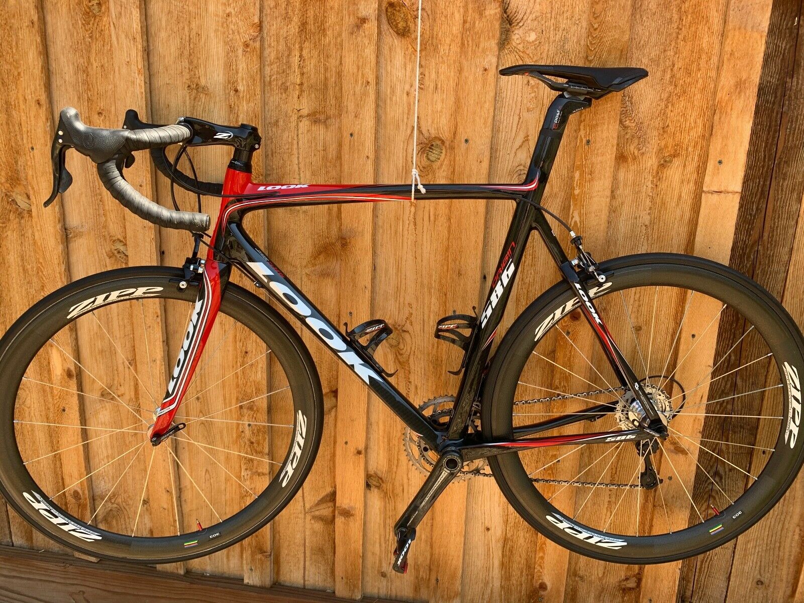 Look 586 Excellent Condition. Full Carbon, Zipp Carbon Wheels. - Fresh Stock Dated February 2026