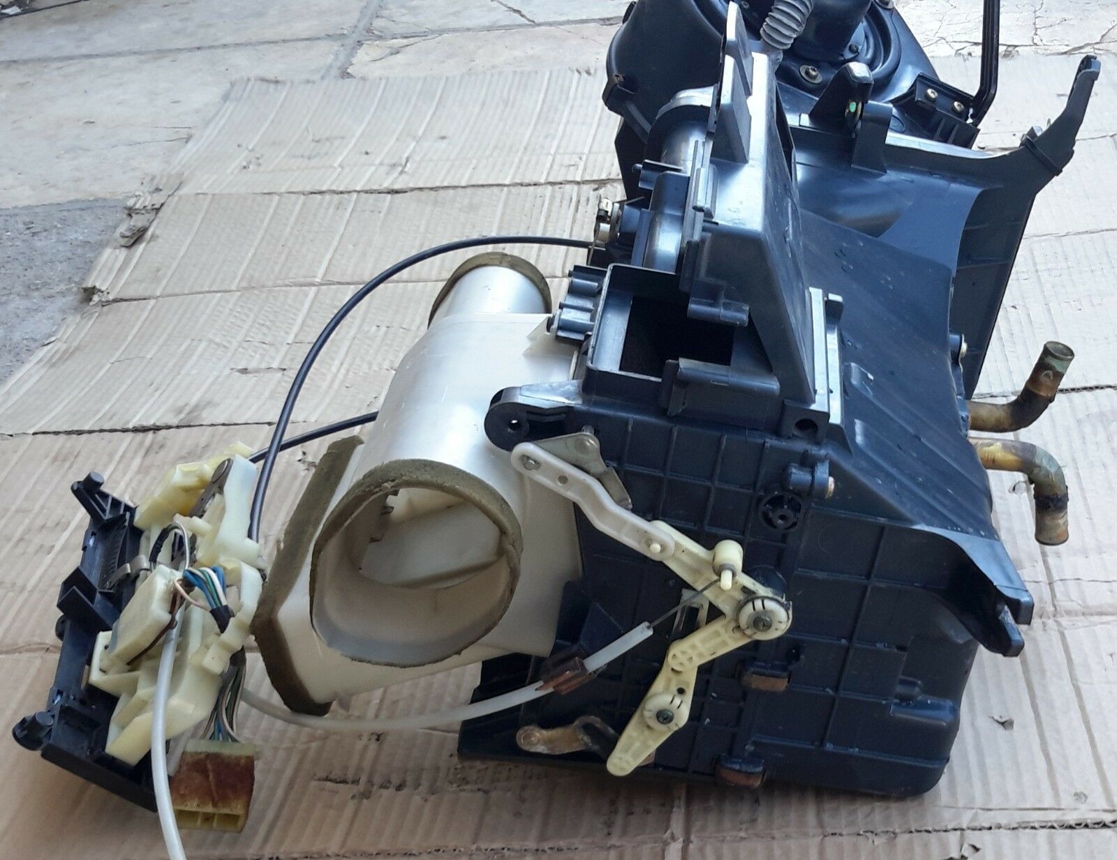 Toyota Tercel AL25 4WD Model 1982 88 3A 1,5cc complete heater - Fresh Stock Dated February 2026