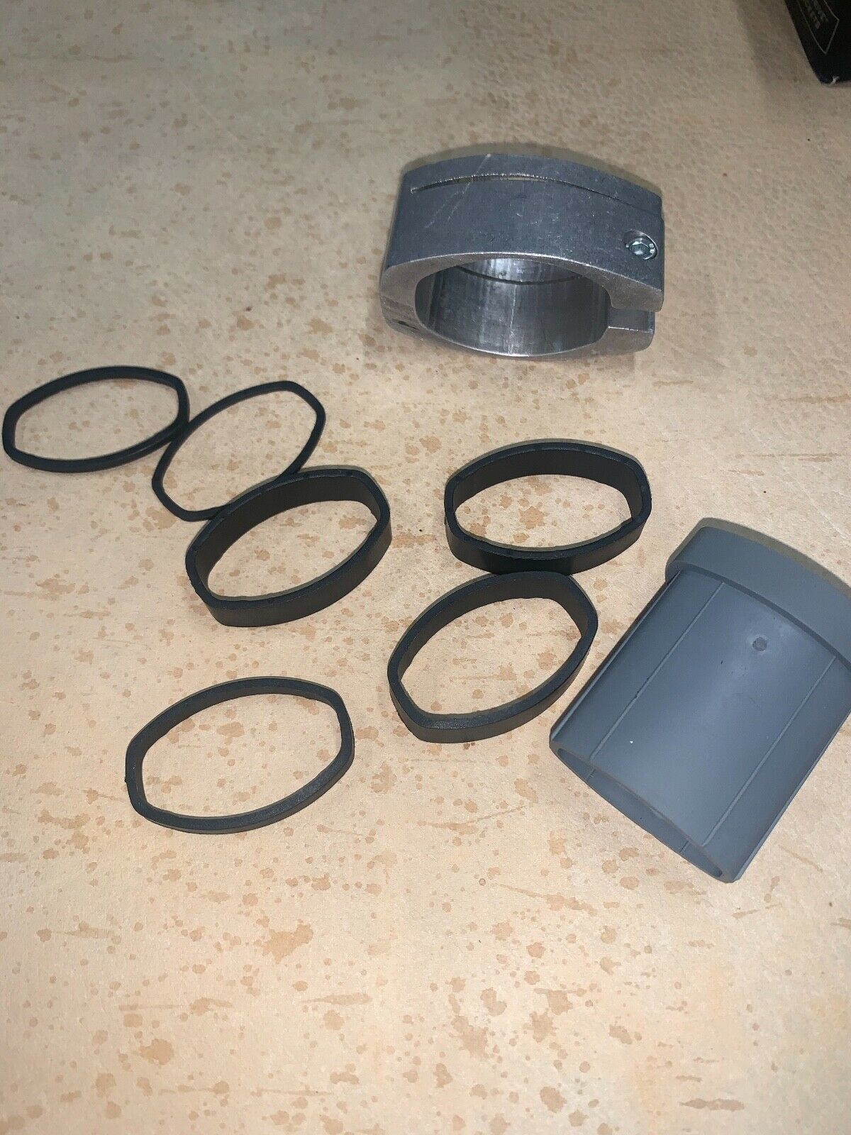 Look 586 Excellent Condition. Full Carbon, Zipp Carbon Wheels. - Fresh Stock Dated February 2026