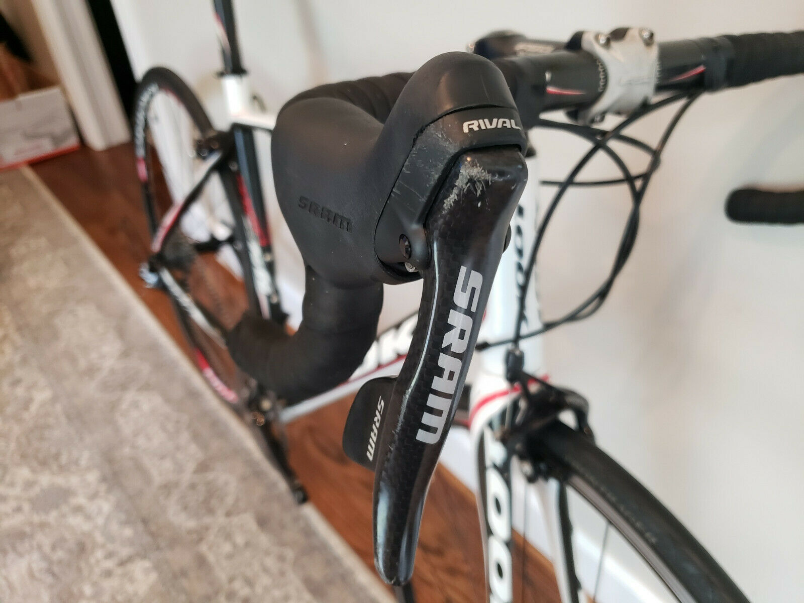 Look 566 Full Carbon Road Bike Medium M 55cm Sram Rival Fulcrum Wheelset White - Fresh Stock Dated February 2026