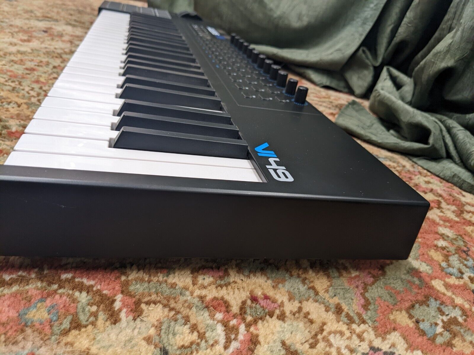 Alesis VI49 Midi Keyboard Drum Pad Controller studio USB - Fresh Stock Dated February 2026