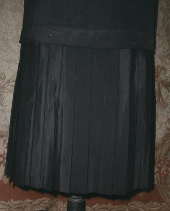 70s does 20s Edwardian Deco Black Silky Flapper Skirt w Drop Pleats 28