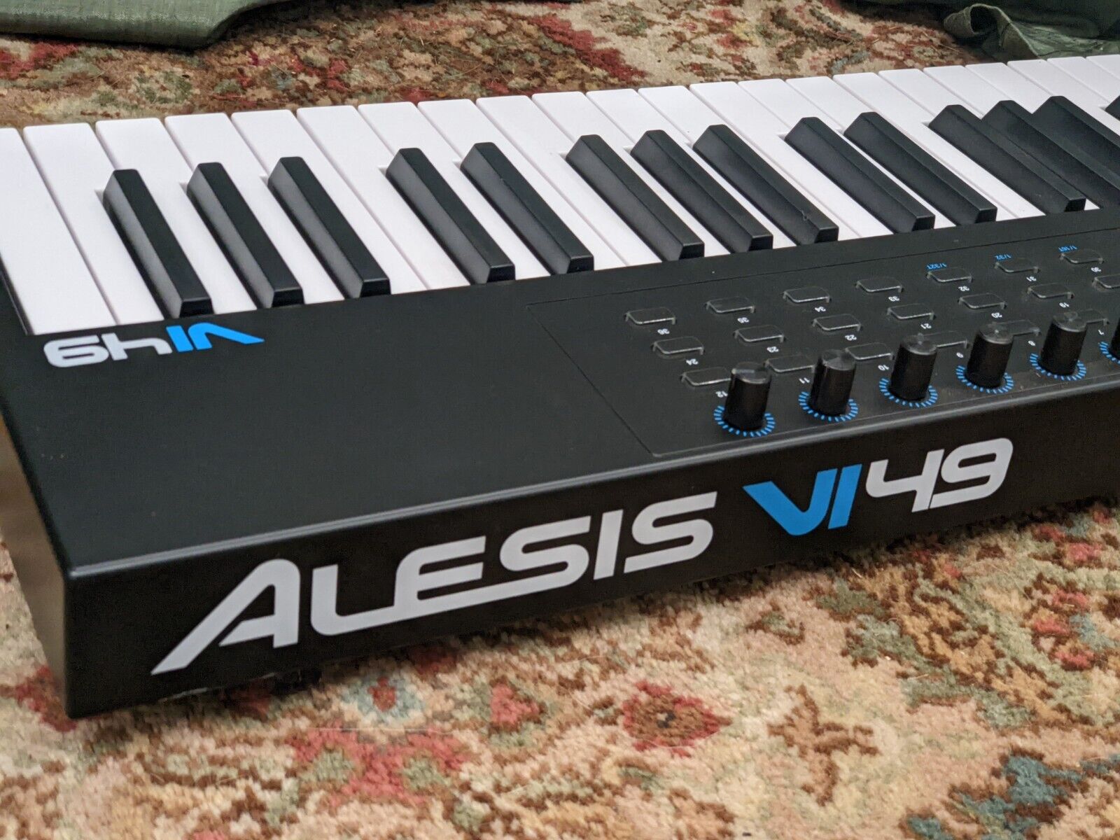 Alesis VI49 Midi Keyboard Drum Pad Controller studio USB - Fresh Stock Dated February 2026