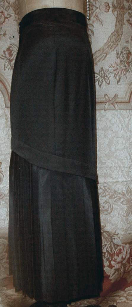 70s does 20s Edwardian Deco Black Silky Flapper Skirt w Drop Pleats 28