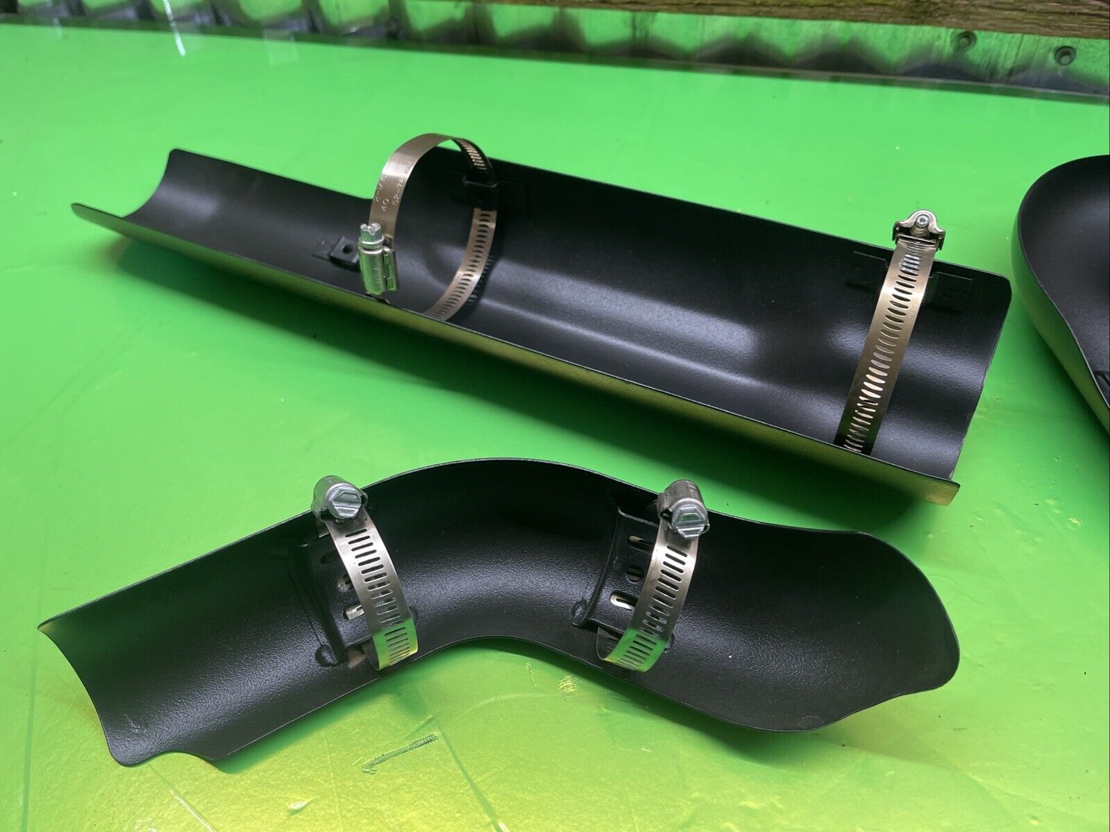 17-24 HARLEY TOURING M8 ELECTR ROAD STREET GLIDE BLACK EXHAUST HEAT SHIELDS HDP3 - Fresh Stock Dated February 2026