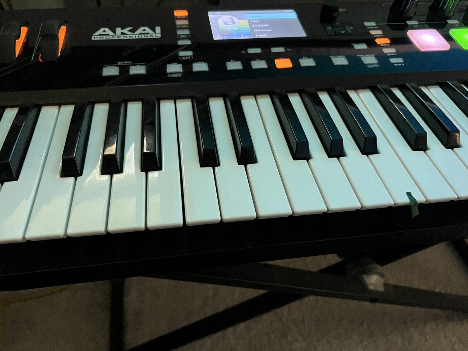 Akai Advance 61 MIDI Keyboard Synthesizer Piano Great Condition - Fresh Stock Dated February 2026