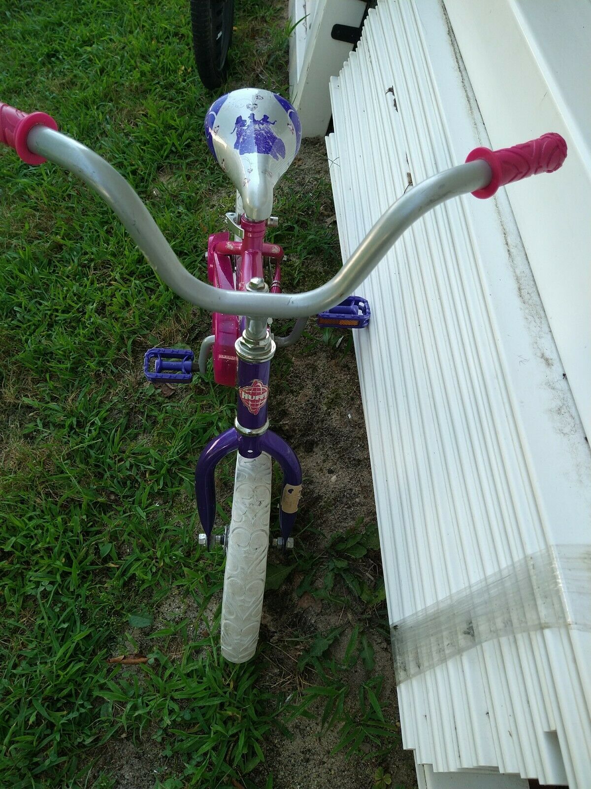 Huffy Disney Princess Girls' Bike, Pink, 12-inch PRE-OWNED USED A FEW TIMES - Fresh Stock Dated February 2026