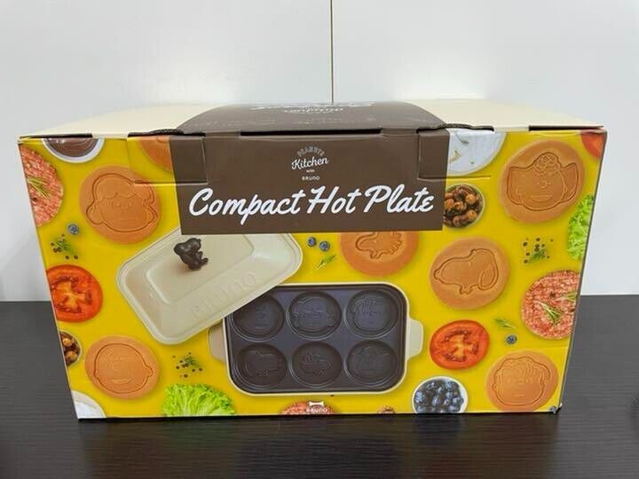 BRUNO Compact hot plate Snoopy PEANUTS White CUTE 100V 40cm BOE070-ECRU Used - Fresh Stock Dated February 2026