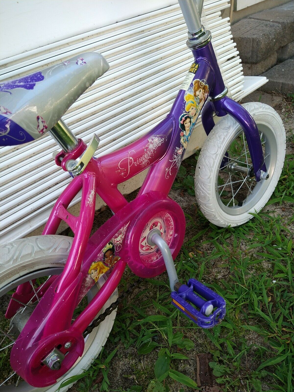 Huffy Disney Princess Girls' Bike, Pink, 12-inch PRE-OWNED USED A FEW TIMES - Fresh Stock Dated February 2026