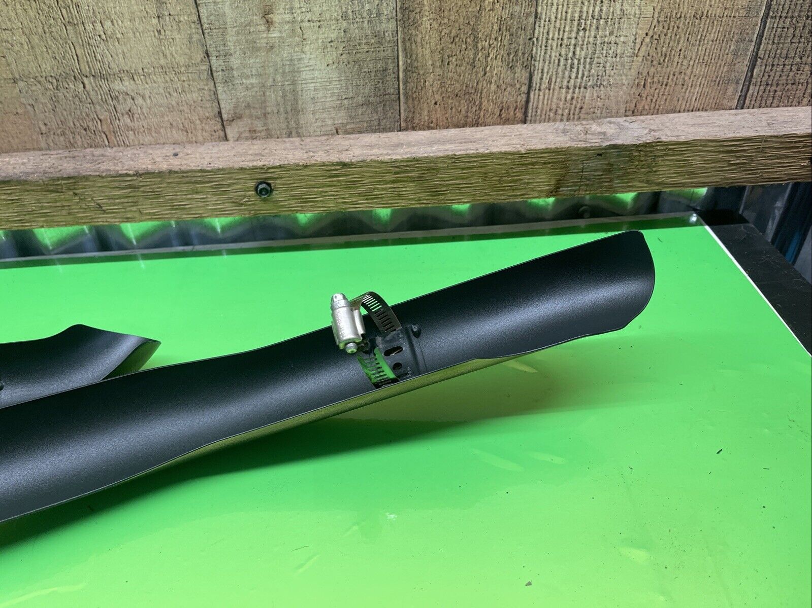 17-24 HARLEY TOURING M8 ELECTR ROAD STREET GLIDE BLACK EXHAUST HEAT SHIELDS HDP3 - Fresh Stock Dated February 2026