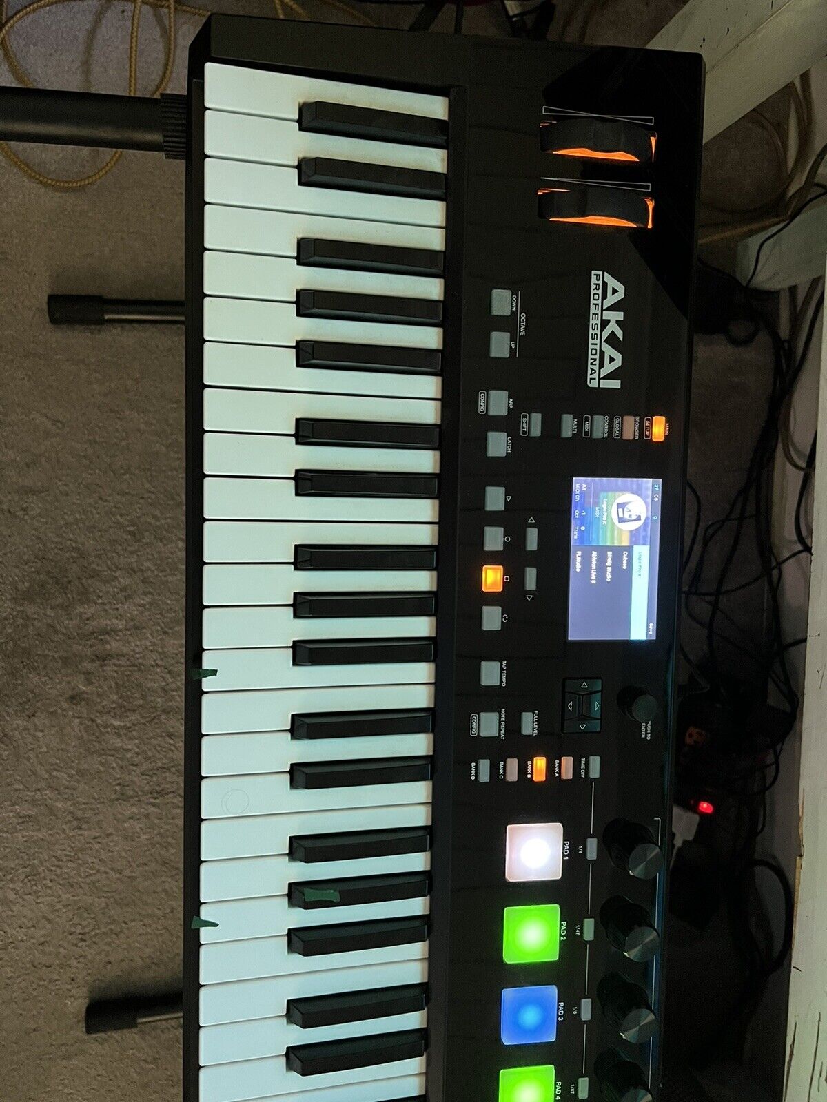 Akai Advance 61 MIDI Keyboard Synthesizer Piano Great Condition - Fresh Stock Dated February 2026