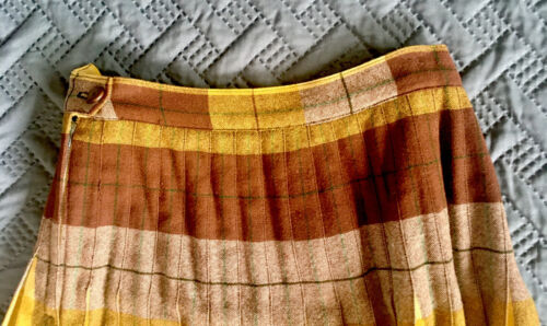 VINTAGE 1950’s / USA / WOMENS REVERSIBLE WOOL SKIRT /INCREDIBLE QUALITY - Fresh Stock Dated February 2026