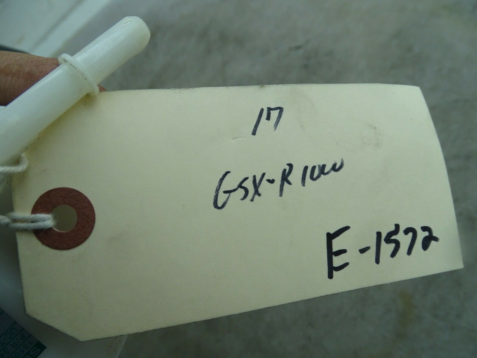 17 SUZUKI GSXR 1000 GAS FUEL PUMP  E-1572 - Fresh Stock Dated February 2026