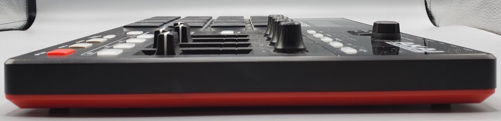 AKAI MPD 226 MINI PAD CONTROLLER WITH 16 MPC PADS . ABLETON LIVE LITE *Works* - Fresh Stock Dated February 2026