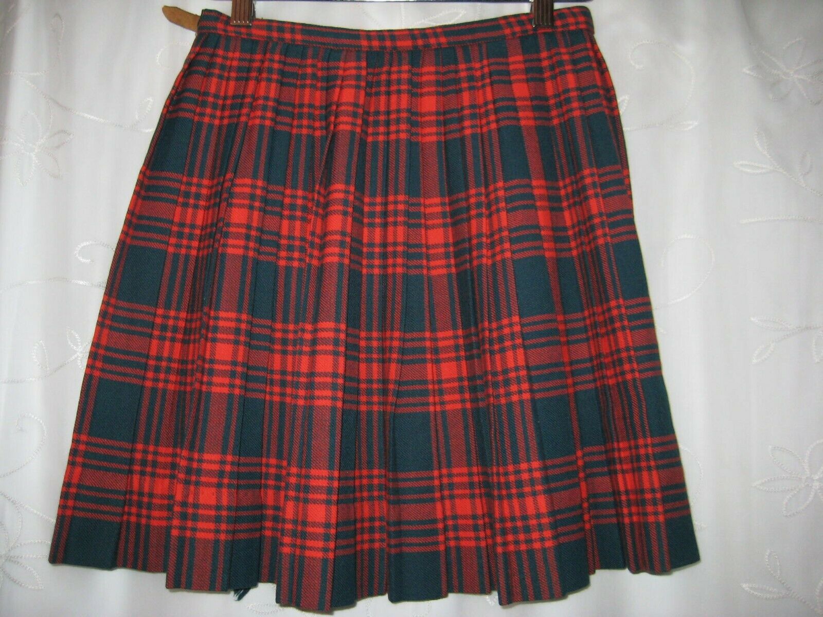 Vtg 60s COURTELLE RED WOOL TARTAN PLAID MINI SKIRT KILT FRINGE BUCKLES  S 25