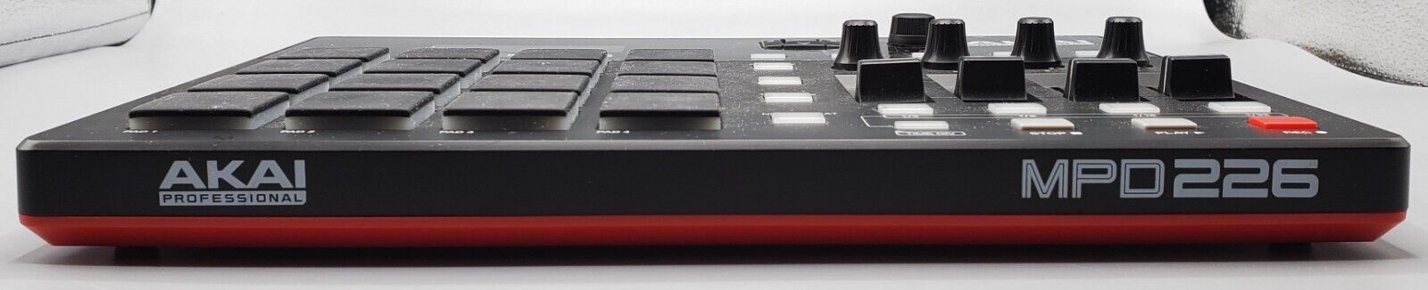 AKAI MPD 226 MINI PAD CONTROLLER WITH 16 MPC PADS . ABLETON LIVE LITE *Works* - Fresh Stock Dated February 2026