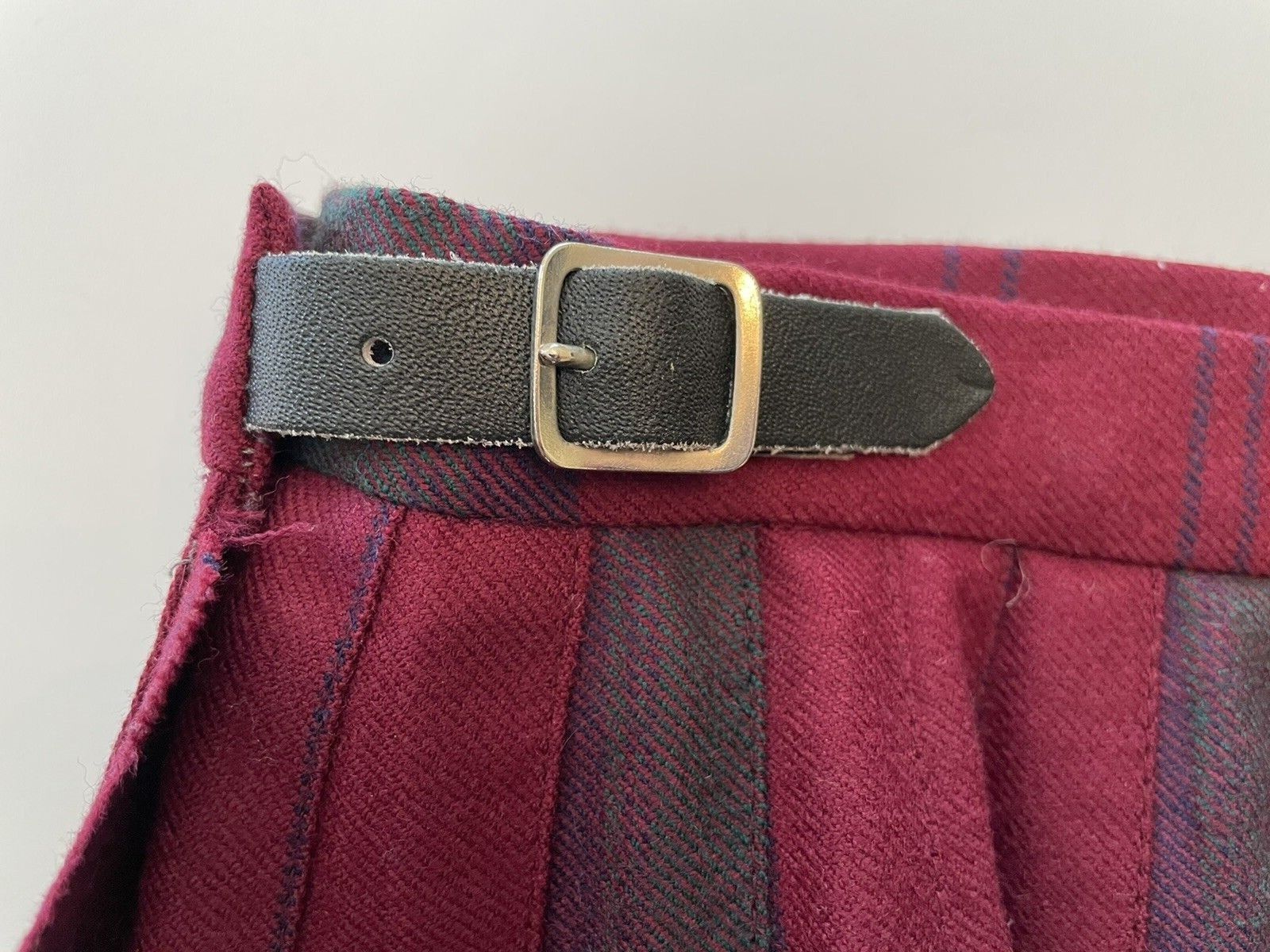 Deans of Scotland Vtg Pleated Tartan Kilt Skirt Size12 Burgundy Plaid 100% Wool - Fresh Stock Dated March 2026