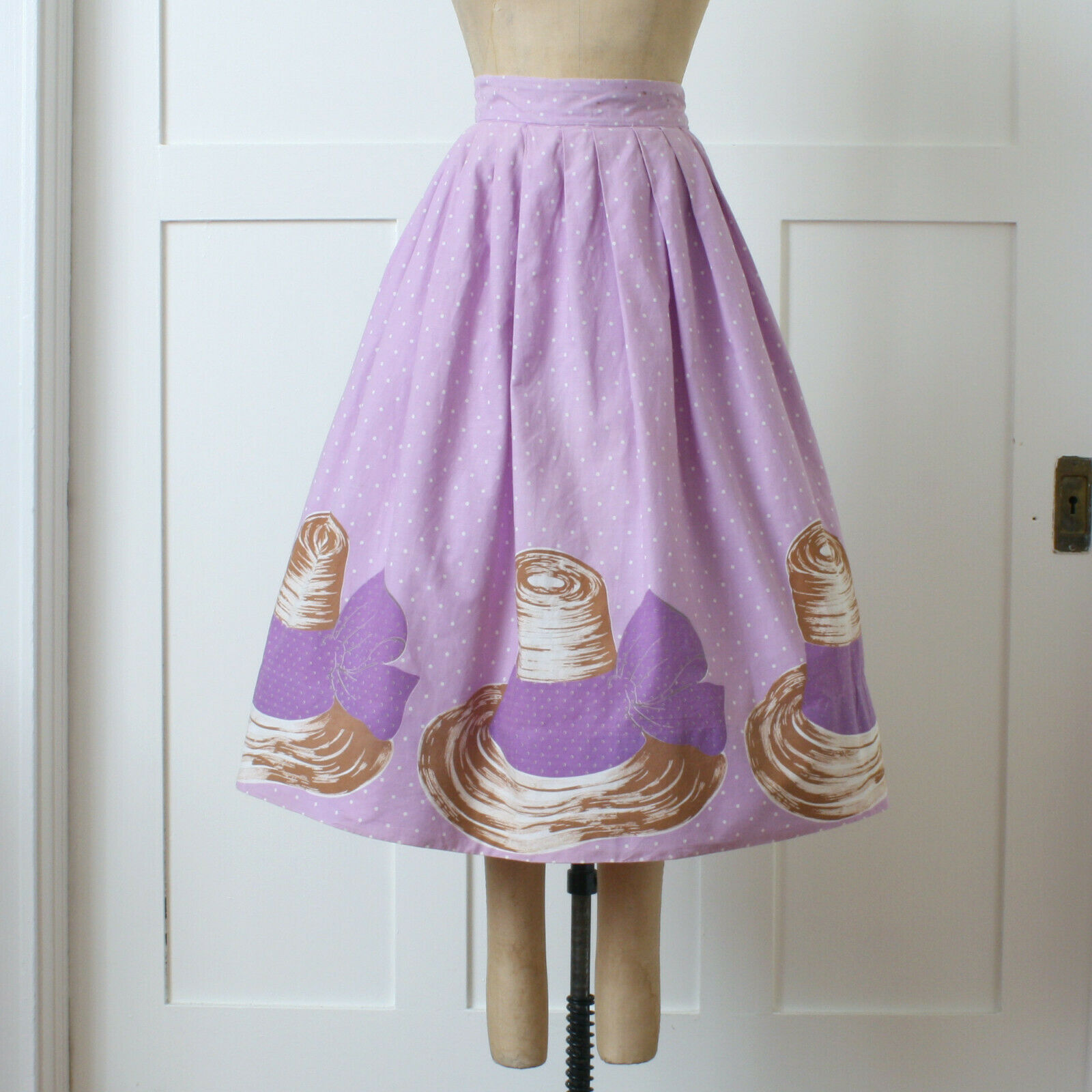 Vintage 1950s Novelty Print Cotton Full Skirt Straw Hat & Purple Polka Dots - Fresh Stock Dated March 2026