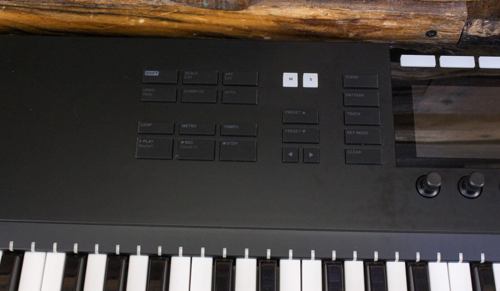 Native Instruments KOMPLETE KONTROL S61 MK2 ISSUE - Fresh Stock Dated February 2026