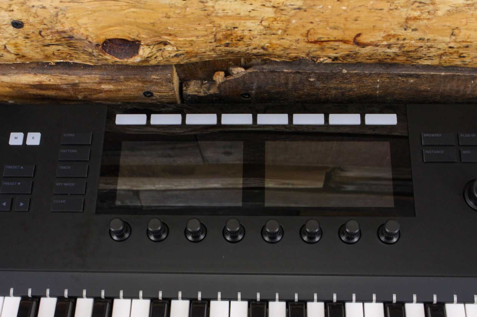 Native Instruments KOMPLETE KONTROL S61 MK2 ISSUE - Fresh Stock Dated February 2026