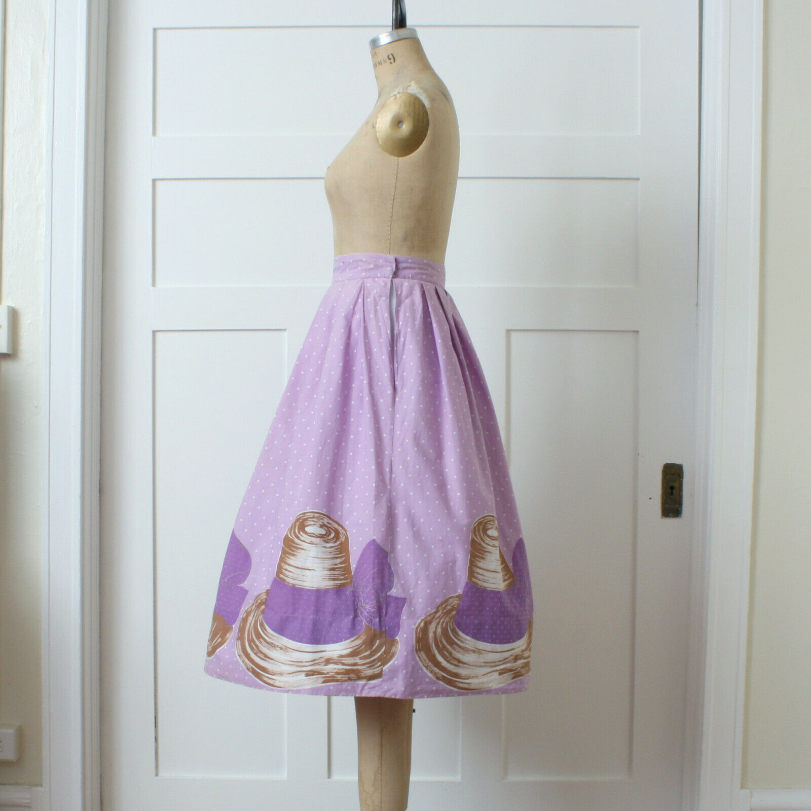 Vintage 1950s Novelty Print Cotton Full Skirt Straw Hat & Purple Polka Dots - Fresh Stock Dated March 2026