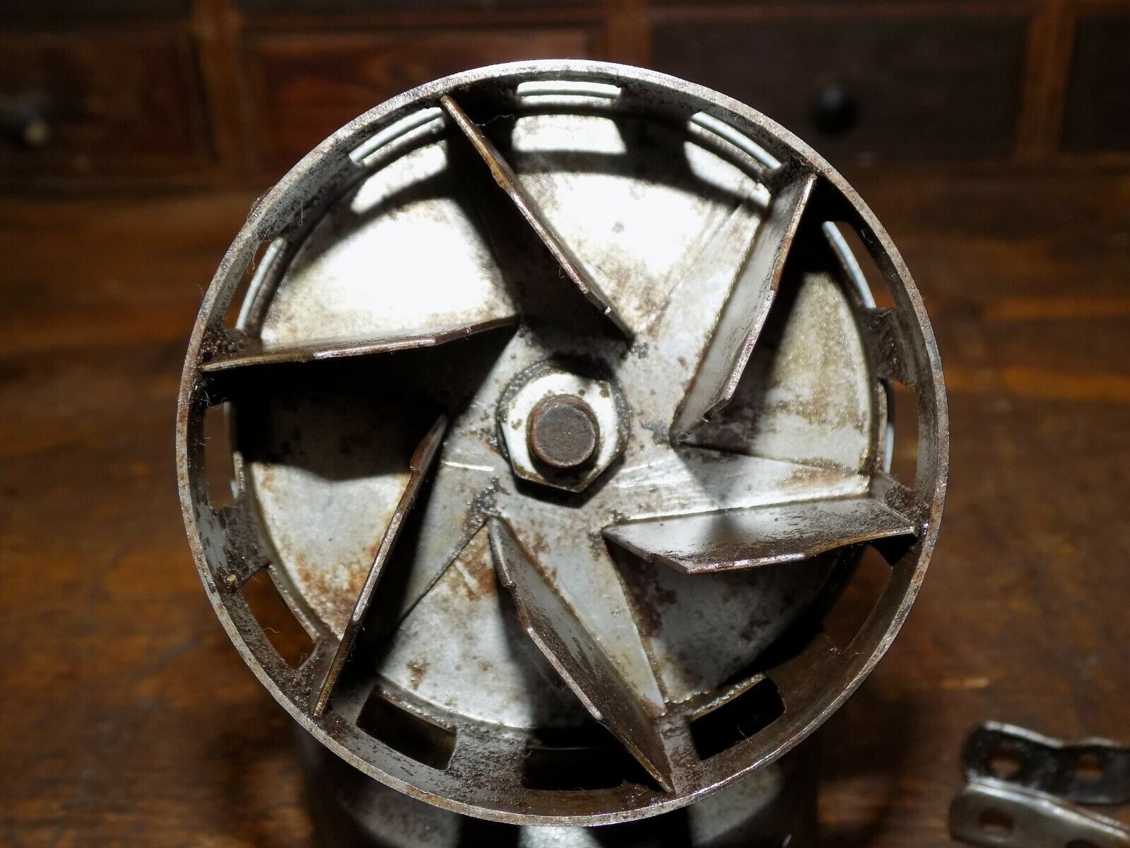 Old Persons Majestic MFG CO Worcester Mass Bicycle Siren W Bracket Balloon Tire - Fresh Stock Dated December 2025