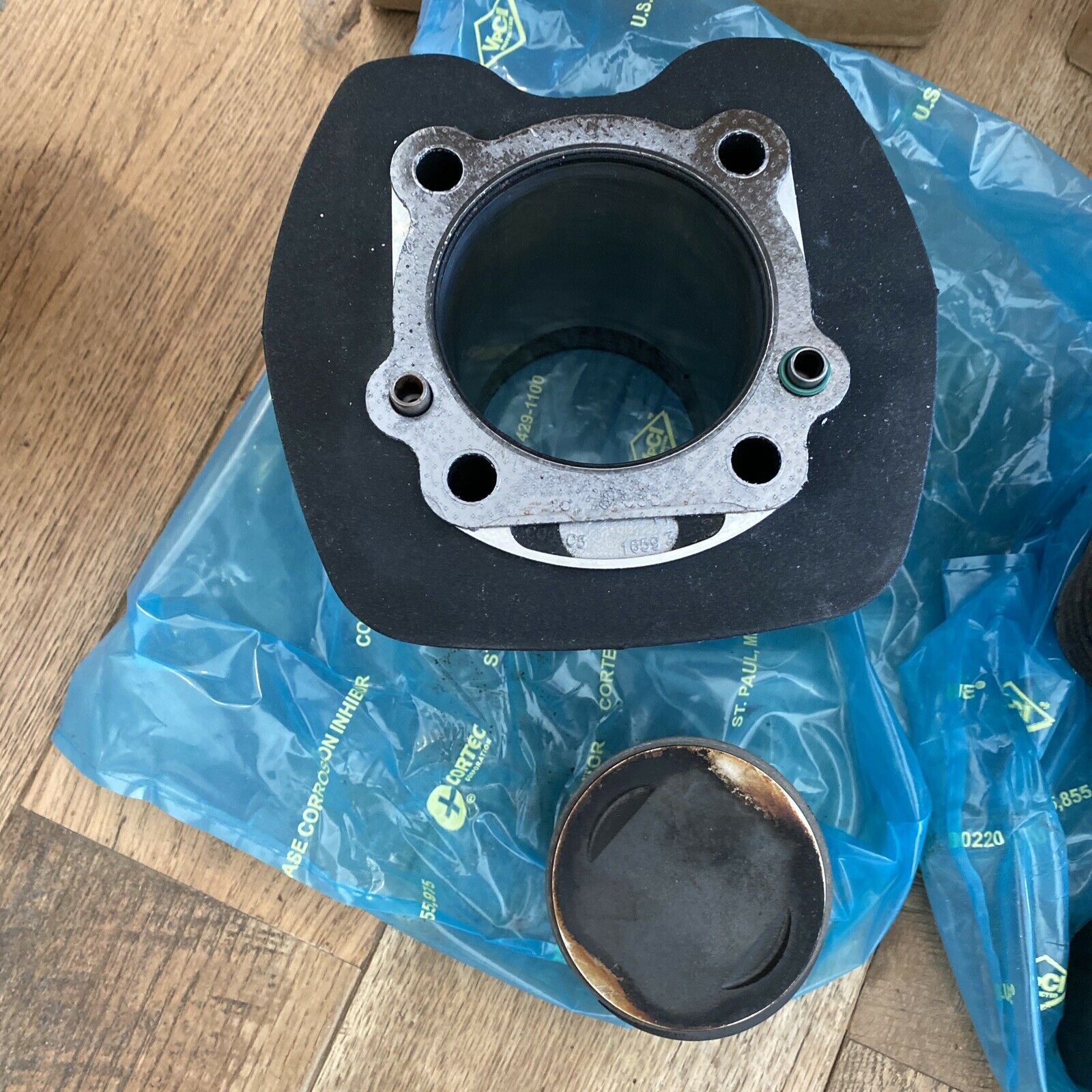 Harley Davidson  Cylinders / Jugs 16593-99 / 1659-99 W/ PISTONS - Fresh Stock Dated February 2026