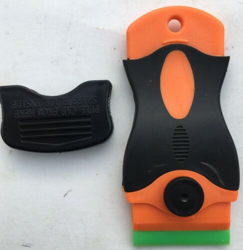 100 Pcs Plastic Single Edged Razor Blades & 2 Pc Scraper Removal - Fresh Stock Dated February 2026