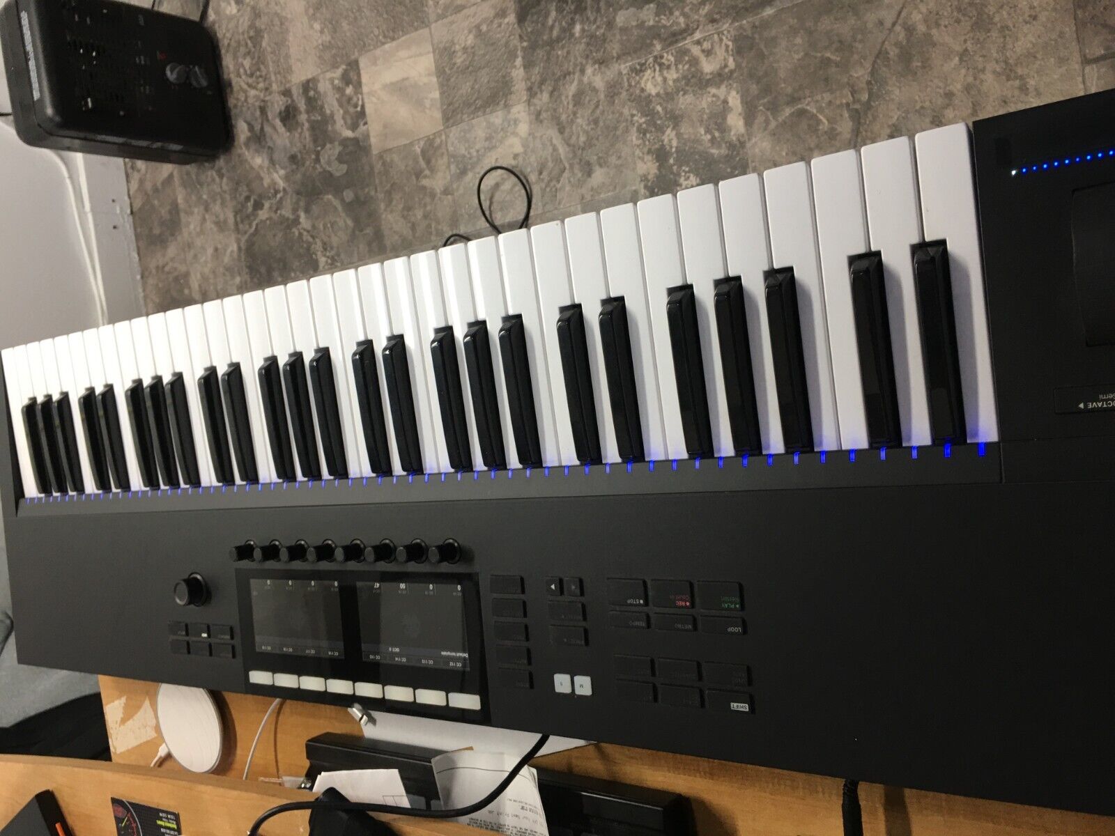 Native Instruments Komplete Kontrol S61 MK2 61 Key Keyboard Controller - Fresh Stock Dated February 2026