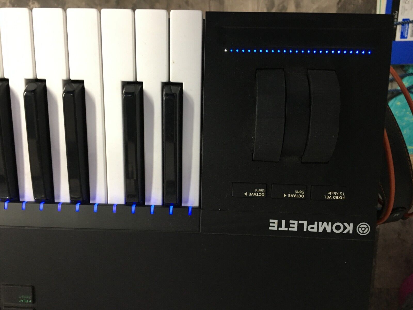 Native Instruments Komplete Kontrol S61 MK2 61 Key Keyboard Controller - Fresh Stock Dated February 2026