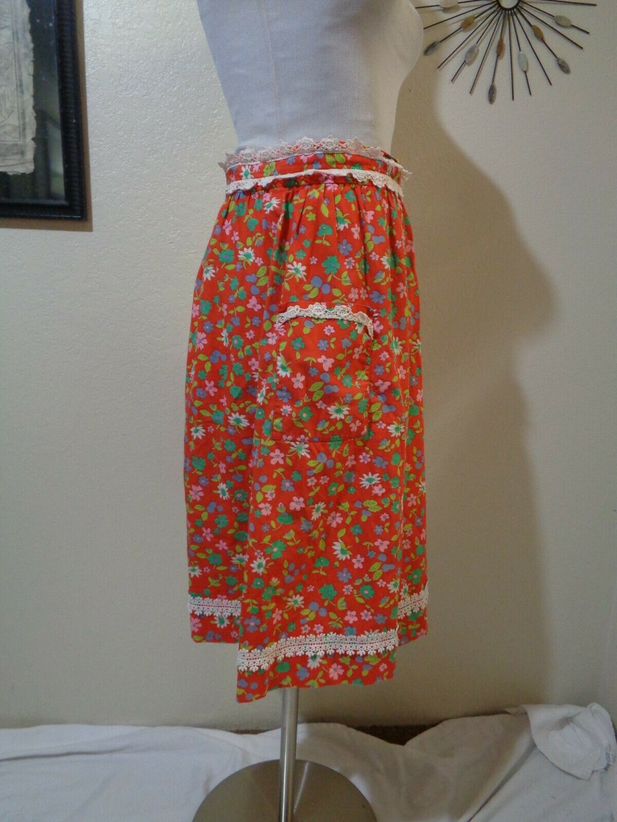 70s/80s LANZ ORGINAL RED FLORAL PRINT LACE TRIM DIRNDL SKIRT SZ S/M - Fresh Stock Dated March 2026