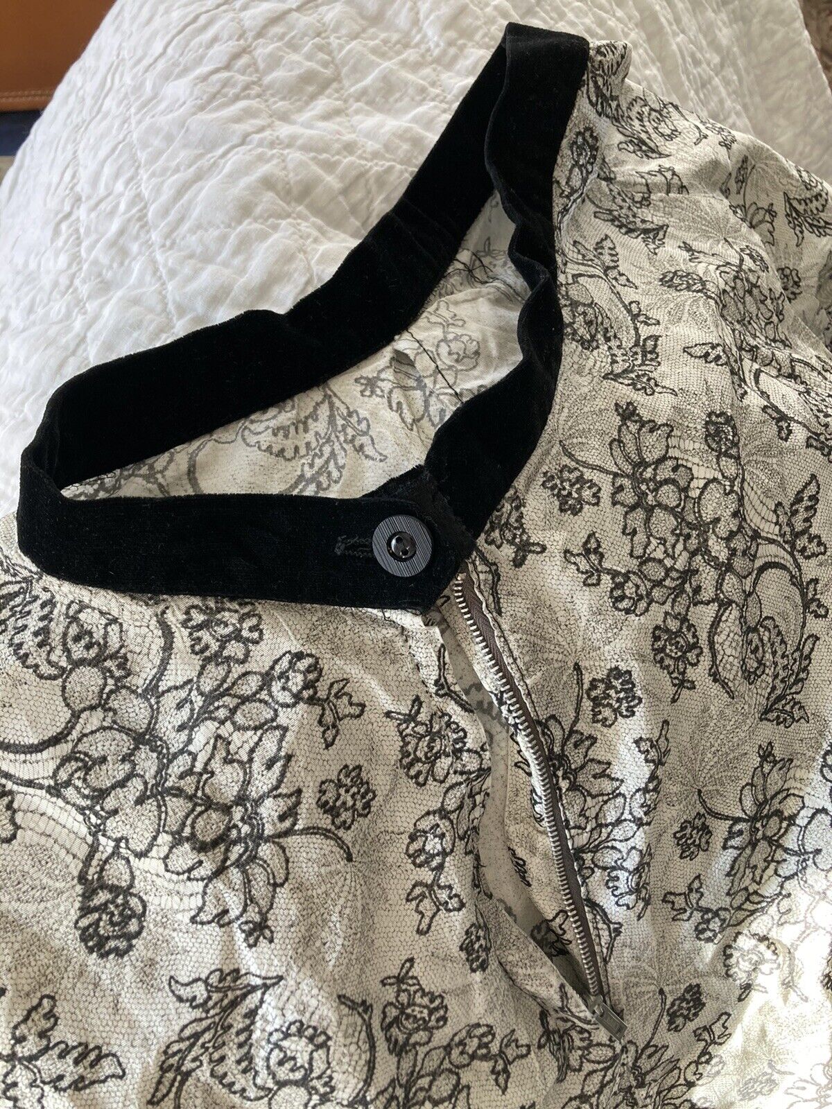 SKIRT FULL CIRCLE FLORAL BLACK GRAY VELVET WAIST SWISH SWISH POCKET! - Fresh Stock Dated March 2026