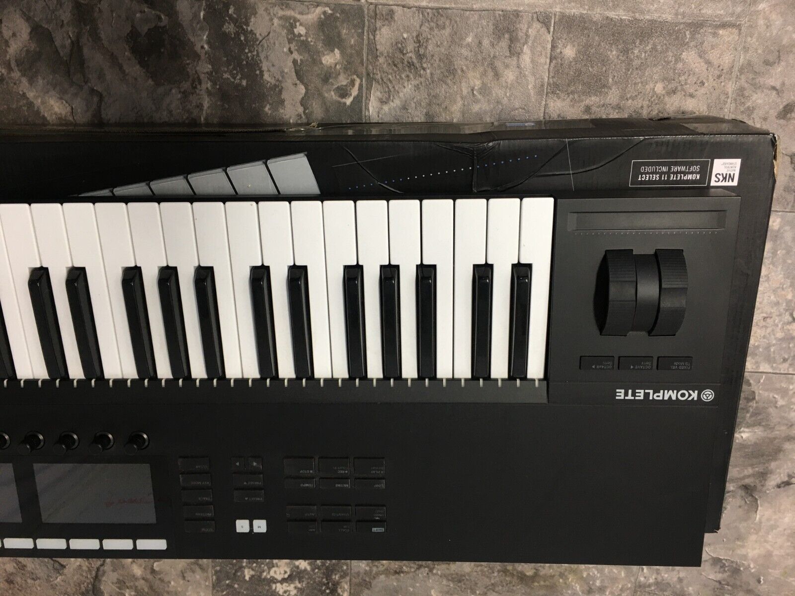 Native Instruments Komplete Kontrol S61 MK2 61 Key Keyboard Controller - Fresh Stock Dated February 2026