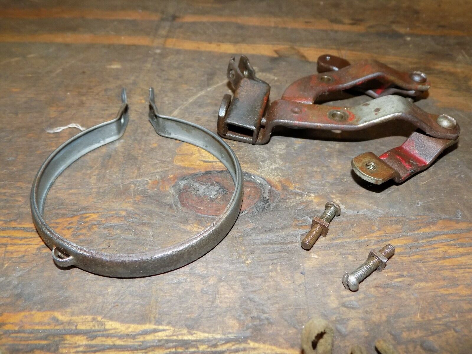 Old Persons Majestic MFG CO Worcester Mass Bicycle Siren W Bracket Balloon Tire - Fresh Stock Dated December 2025