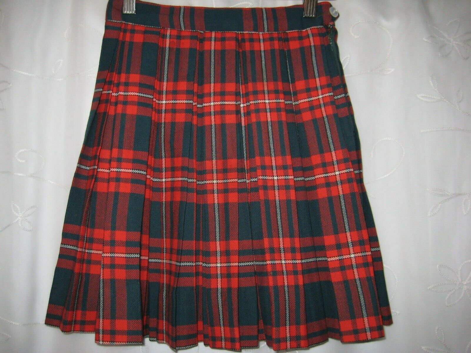 Vtg 60s COURTELLE RED WOOL TARTAN PLAID PLEATED MINI SKIRT XS 24
