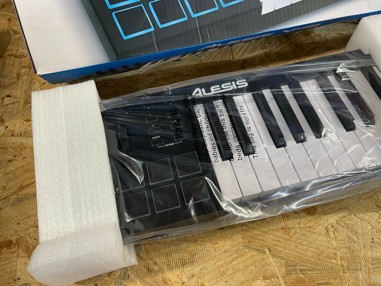 Alesis V49 - 49 Key USB MIDI Keyboard Controller with 8 Backlit Pads New - Fresh Stock Dated February 2026