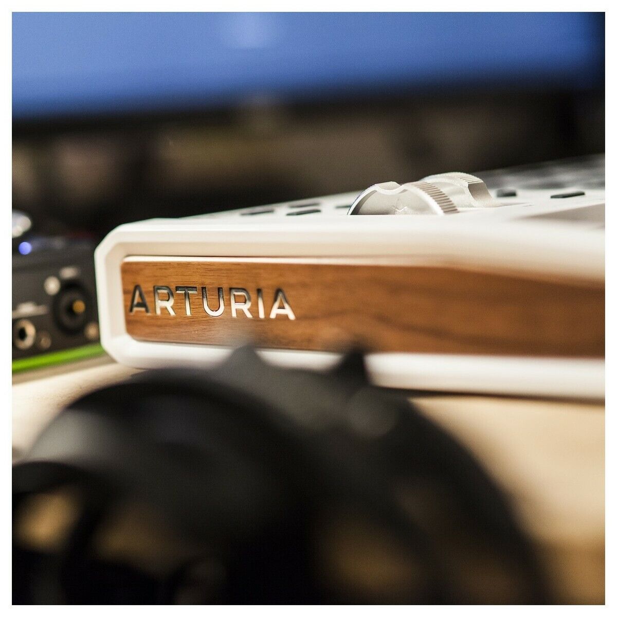 Arturia Keylab MKII 61 White MIDI Controller Keyboard - B-Stock - Fresh Stock Dated February 2026