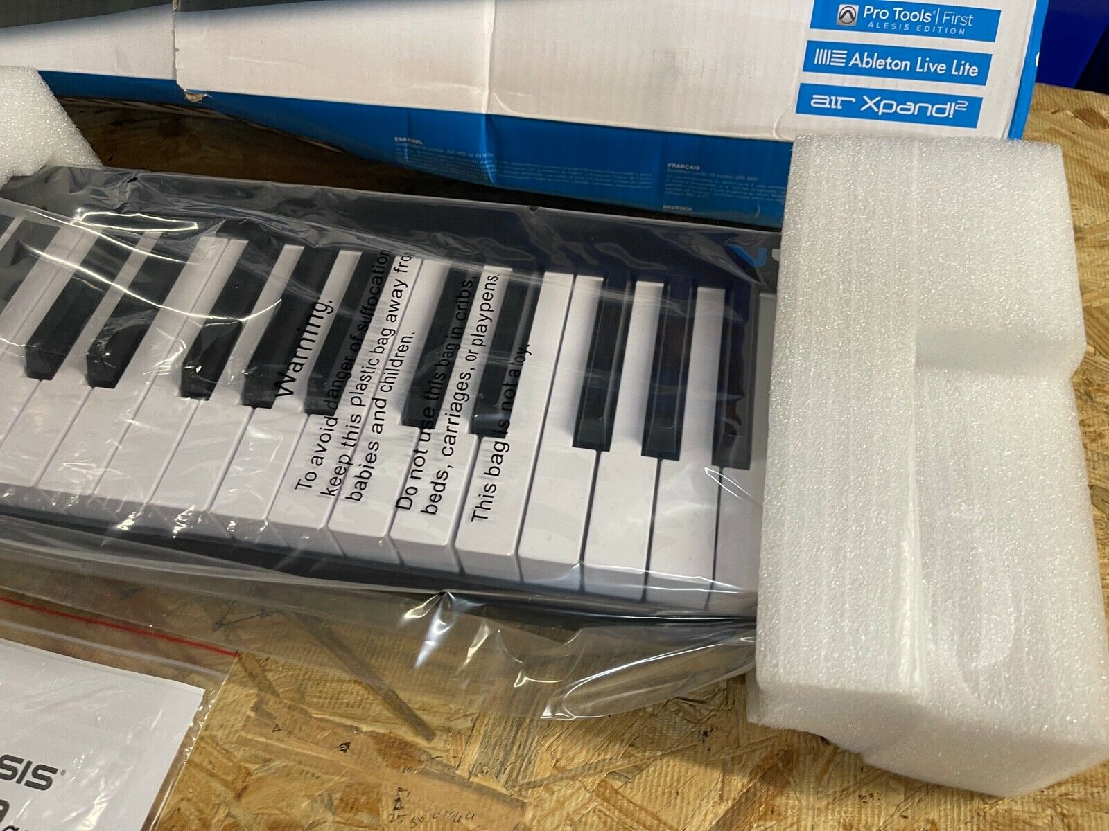 Alesis V49 - 49 Key USB MIDI Keyboard Controller with 8 Backlit Pads New - Fresh Stock Dated February 2026