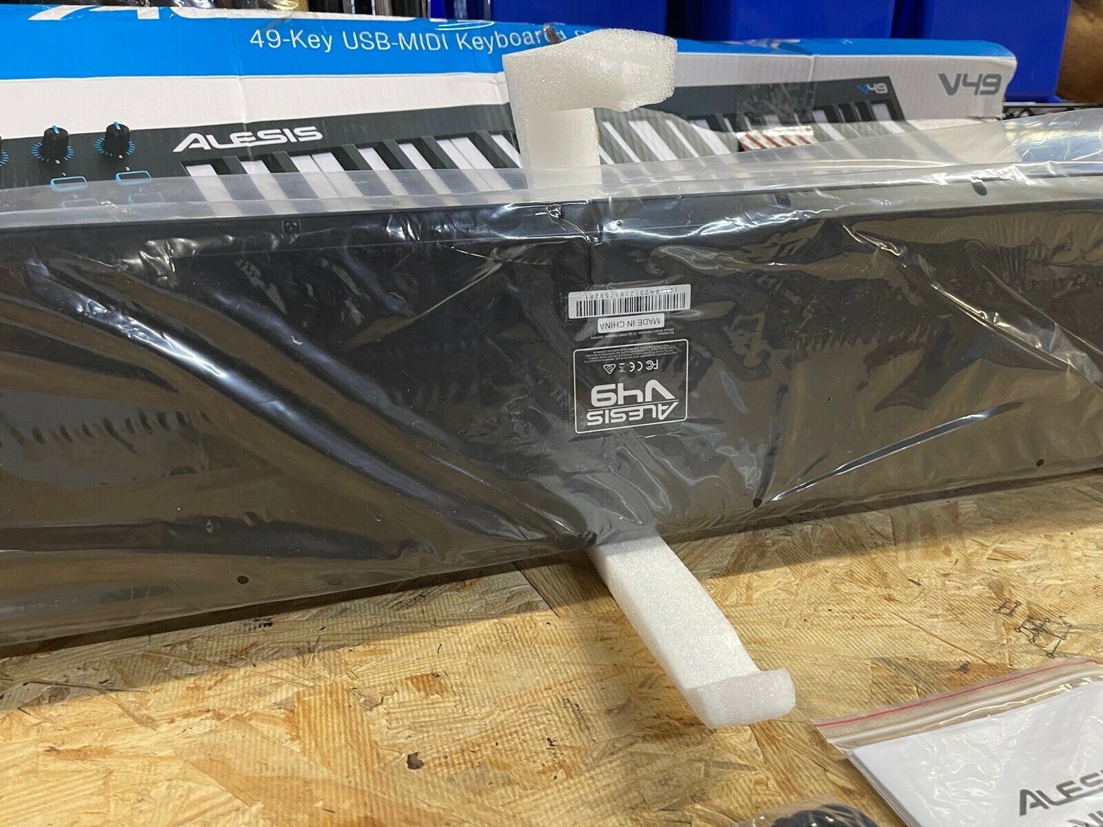 Alesis V49 - 49 Key USB MIDI Keyboard Controller with 8 Backlit Pads New - Fresh Stock Dated February 2026