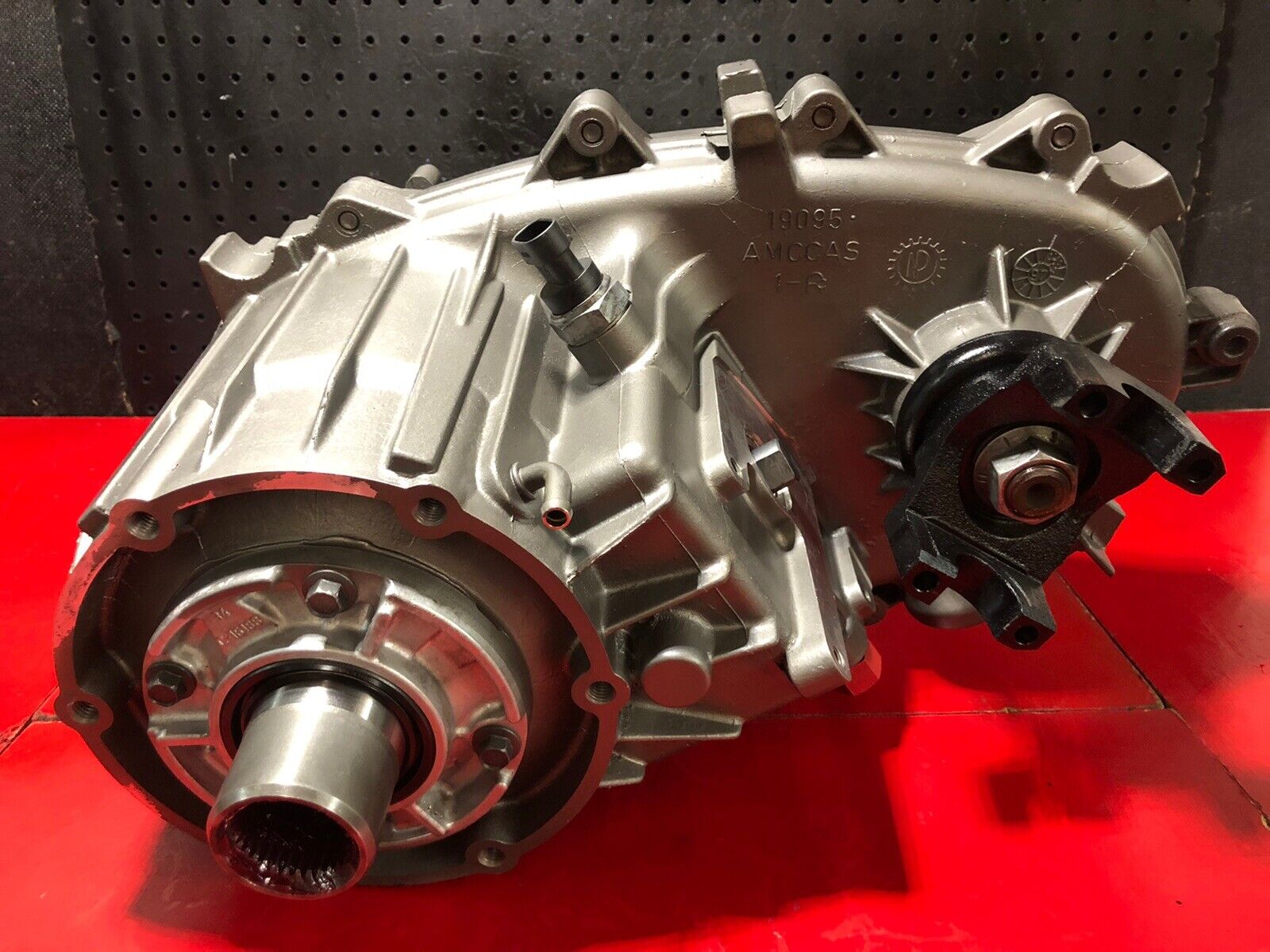 1995-2000 GMC/CHEVY NP 243C TRANSFER CASE ELECTRIC SHIFT 32 SPLINE #1573 5269 - Fresh Stock Dated February 2026